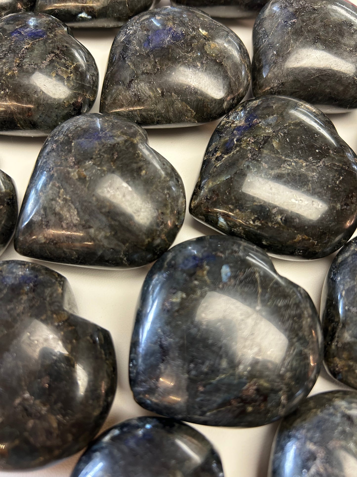 Dark Larvakite Hearts