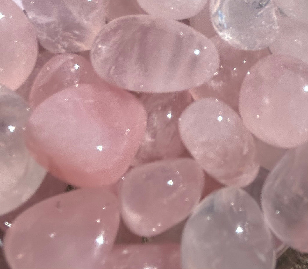 Rose quartz tumble stones