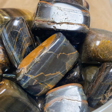 Multi Color Tigers Eye Tumble Stones Mountain Mineral Market