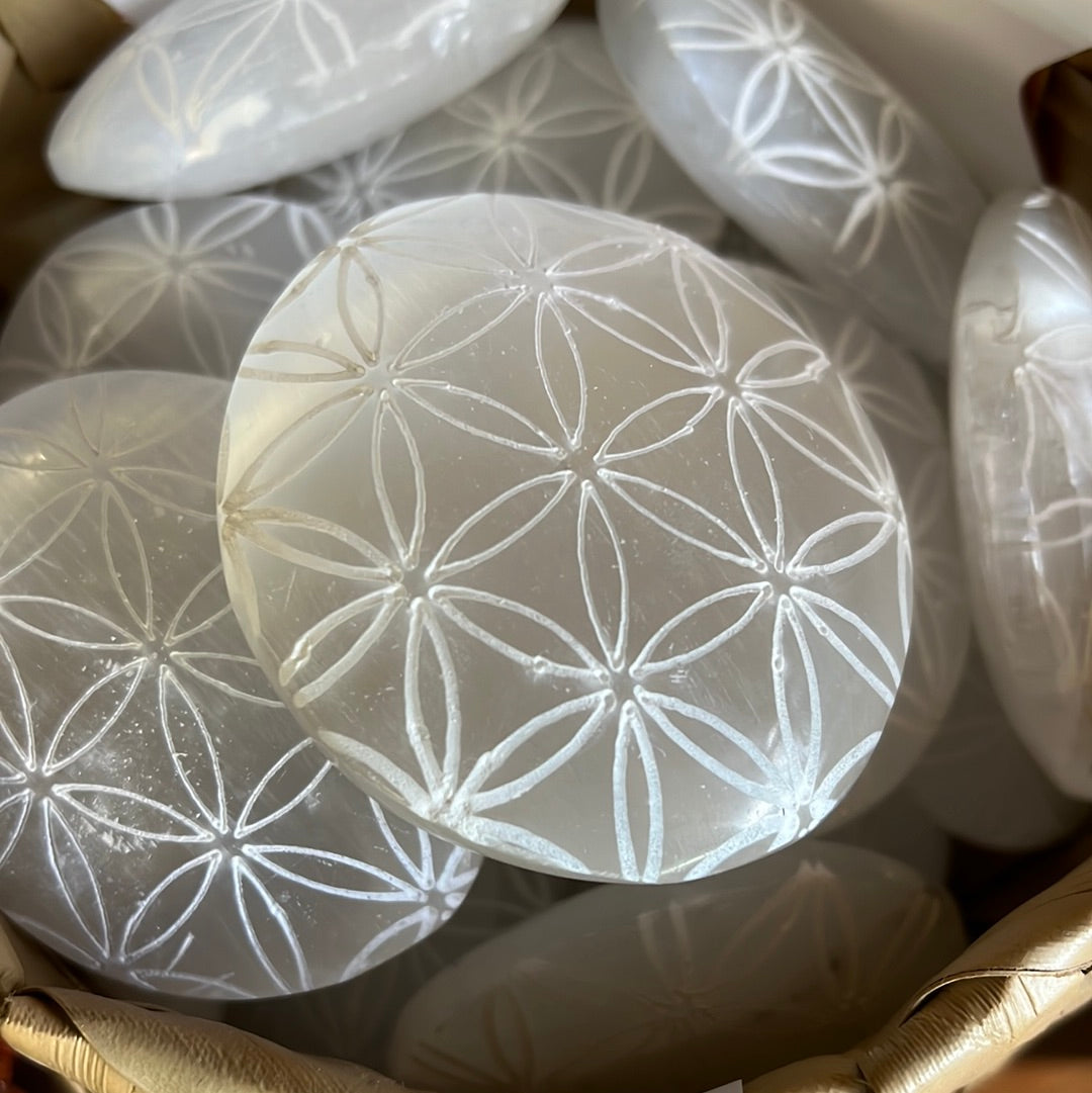 Selenite engraved gallets MMM