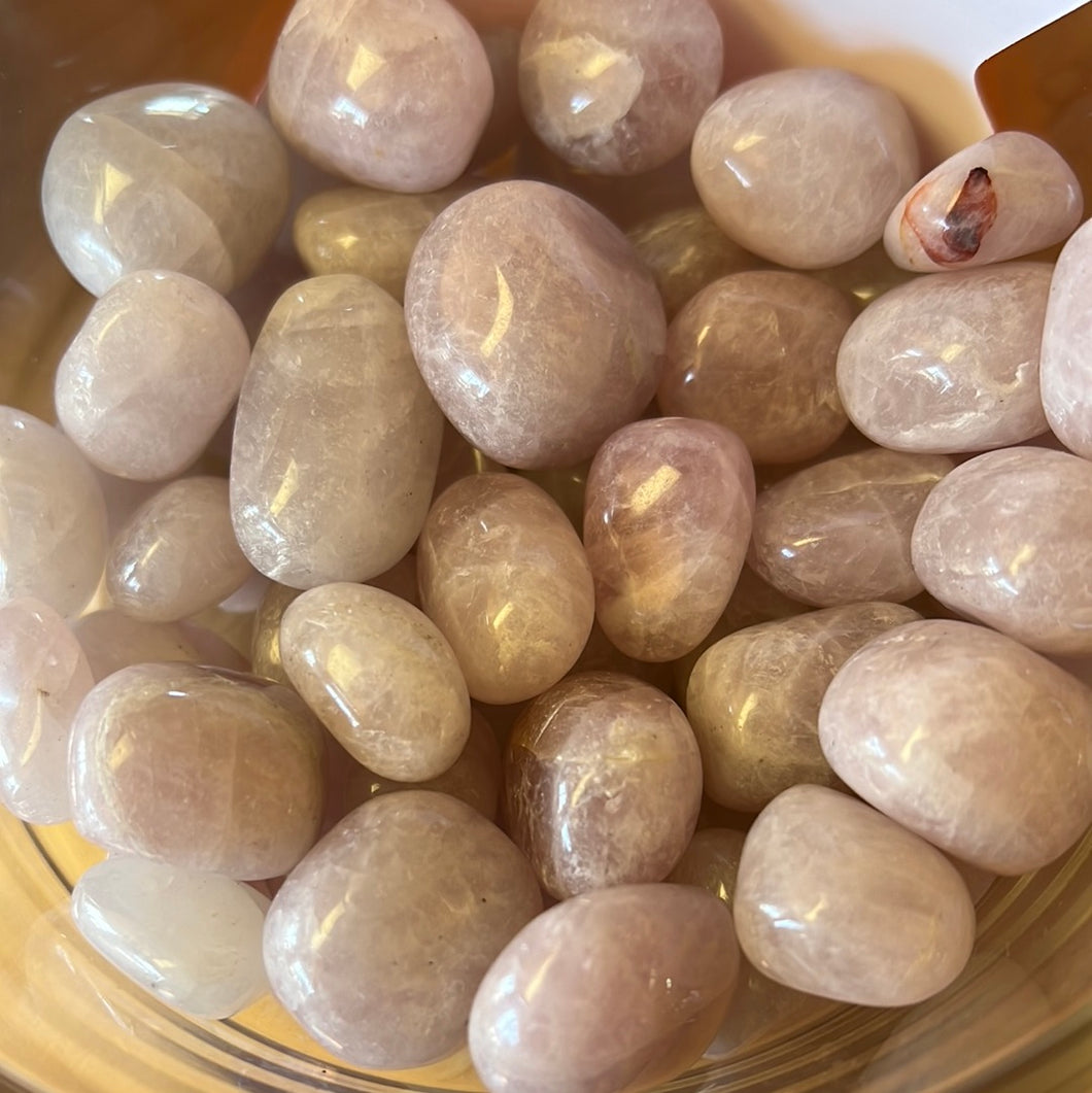 Rose quartz tumble stones